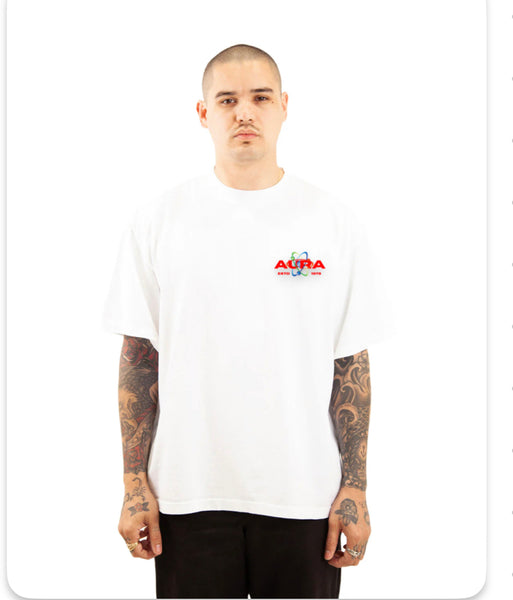 aura LOGO Tシャツ IMG_4499_grande.jpg?v=1685969460